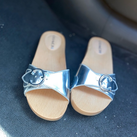 Beautiful BRAND NEW Coach Bleeker Sandals - Picture 5 of 6